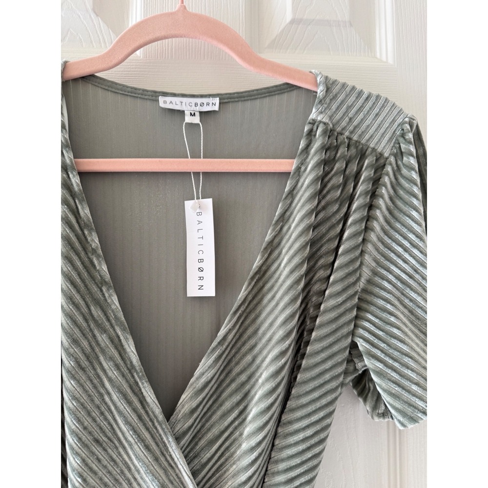 NWT Baltic Born Sage Green Velvet Pleated Wrap Dress Midi Short Sleeve M Medium - Picture 6 of 8